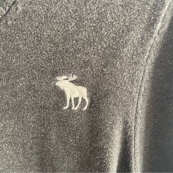 Abercrombie & Fitch Men's Grey Muscle V-Neck Cashmere Blend Sweater Size Large - Picture 2 of 6